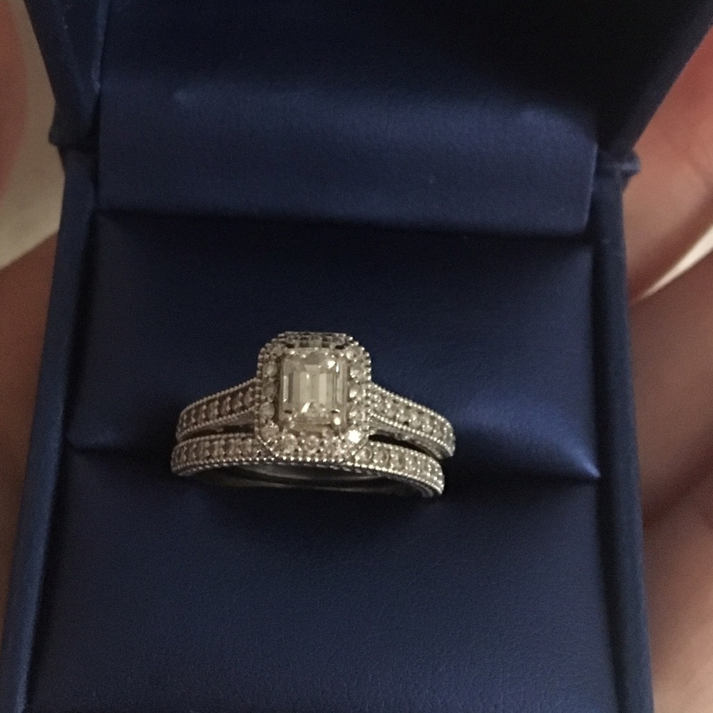 I'm have my diamond ring very good condition