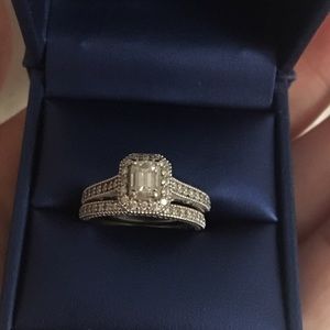 I'm have my diamond ring very good condition