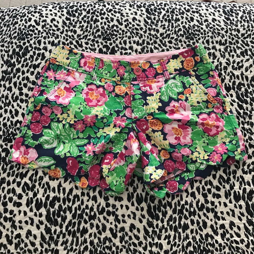 Lilly Pulitzer scalloped buttercup shorts 00