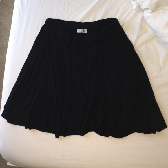 TOBI super soft black asymmetrical pleated mini - Picture 2 of 3