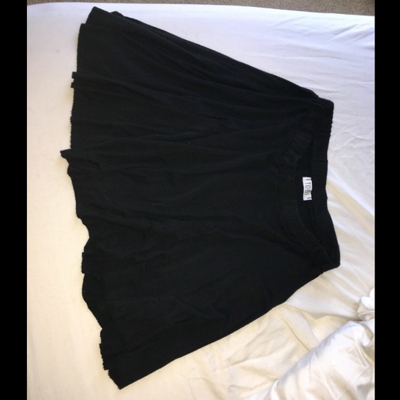 TOBI super soft black asymmetrical pleated mini - Picture 3 of 3