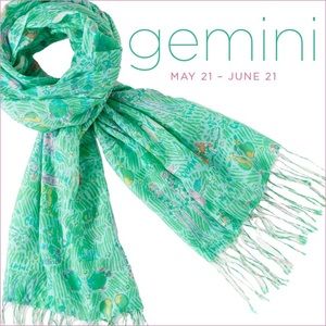 Lilly Pulitzer Gemini Murfee scarf