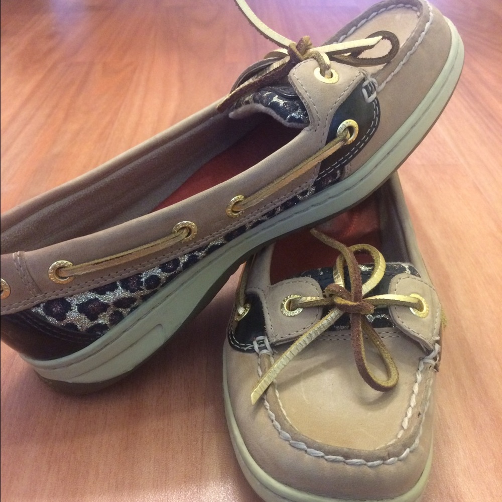 Size 6 Sperrys