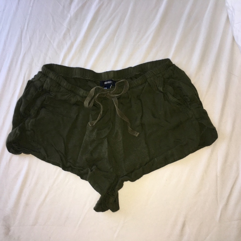 FOREVER 21 Super-Soft Army Green Shorts size S