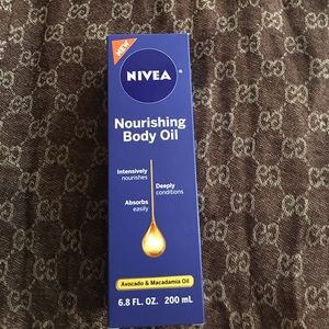 Non greasy never body oil...