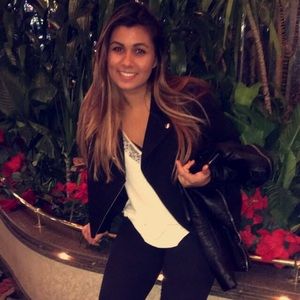 Meet your Posher, Alexis