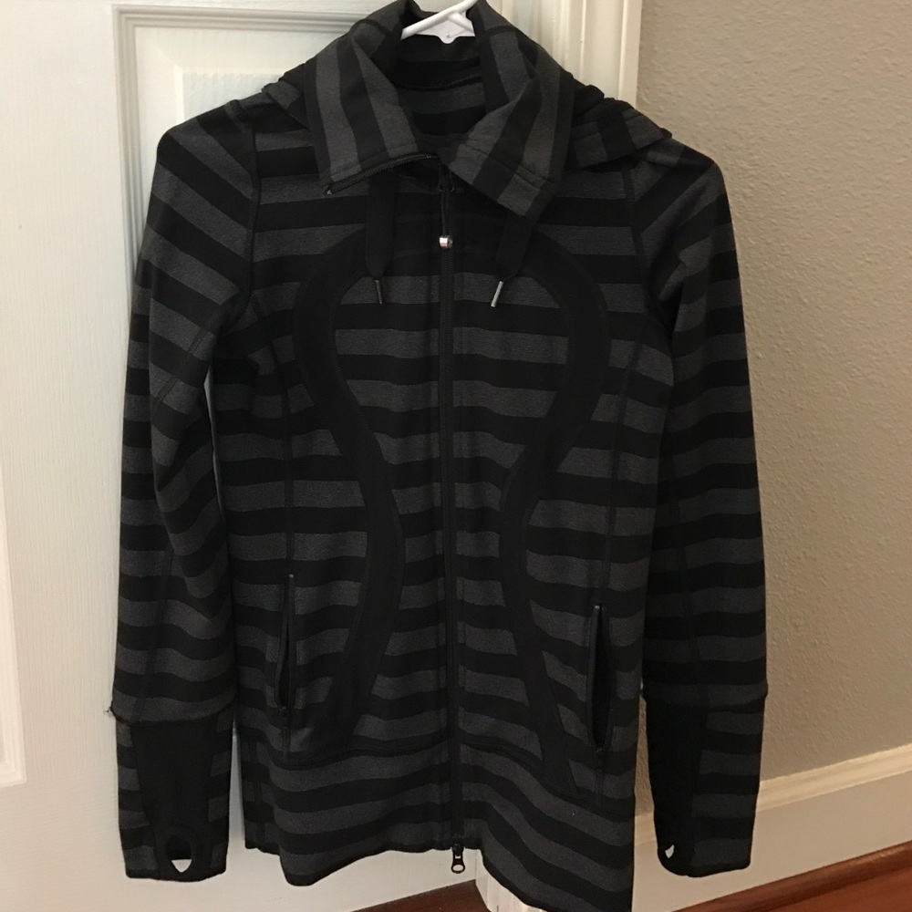 Lululemon jacket size 2