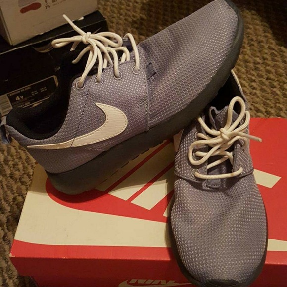 Size 4.5 youth. Low Gray Nike shoes - Picture 2 of 3