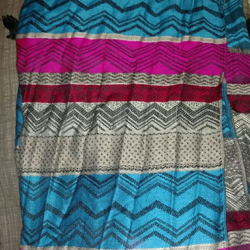 Adorable scarf