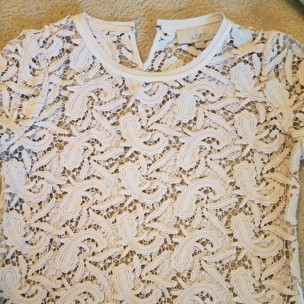 Loft eyelet top