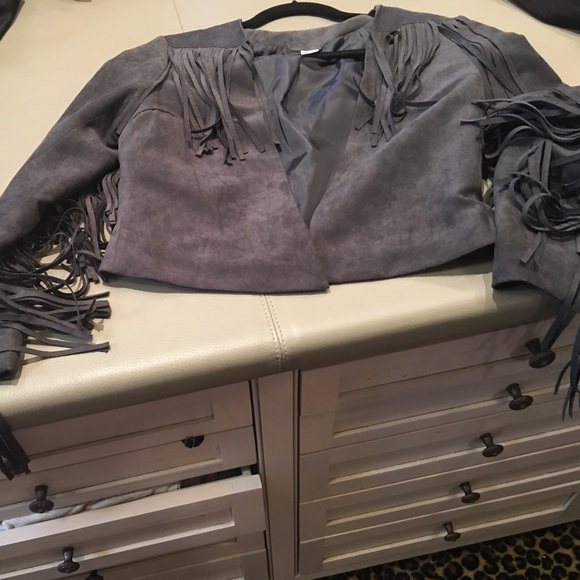 Suade gray fringe crop jacket - Picture 3 of 5