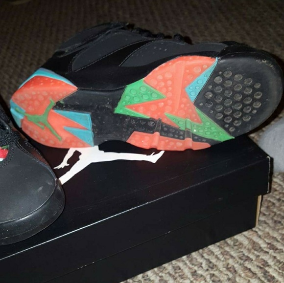 Limited edition Martian Mars Jordans size 5 youth - Picture 3 of 4