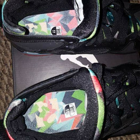 Limited edition Martian Mars Jordans size 5 youth - Picture 4 of 4