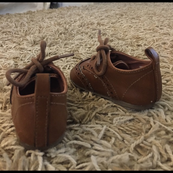 GAP 6-12mo Oxfords - Picture 3 of 4