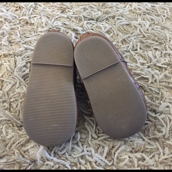 GAP 6-12mo Oxfords - Picture 4 of 4