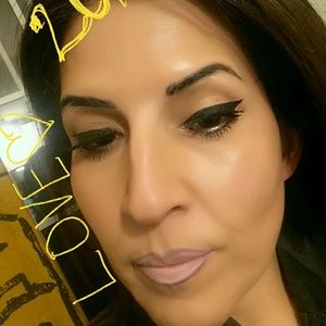 Meet your Posher, Ofelia