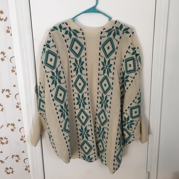Batwing Tribal Cardigan - Picture 2 of 3