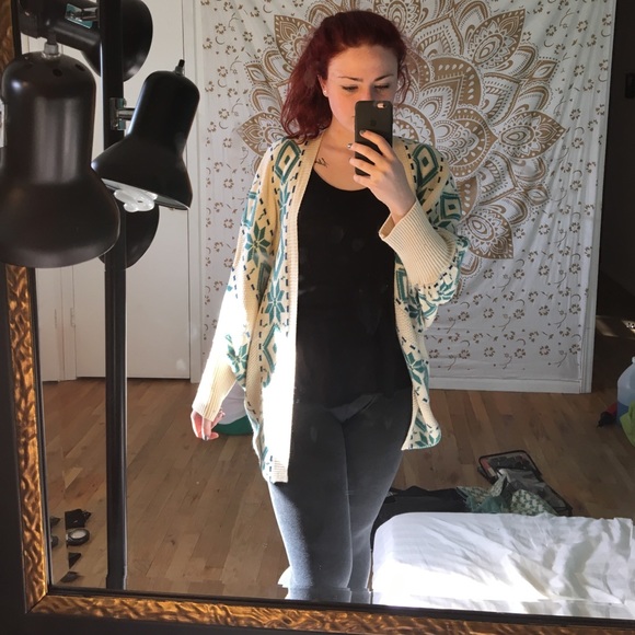 Batwing Tribal Cardigan - Picture 3 of 3