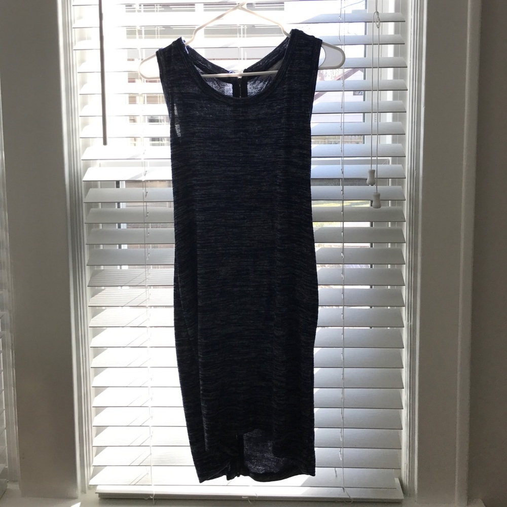 Jennifer Love Hewitt Maternity Dress