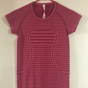 Lululemon swiftly tech top (red)