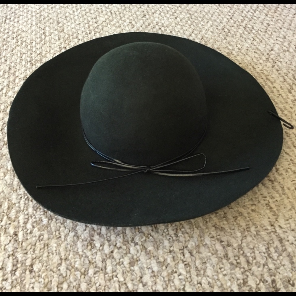 Green/black new floppy hat