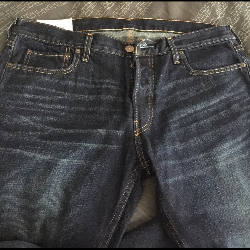 Men's NWOT Hollister jeans!