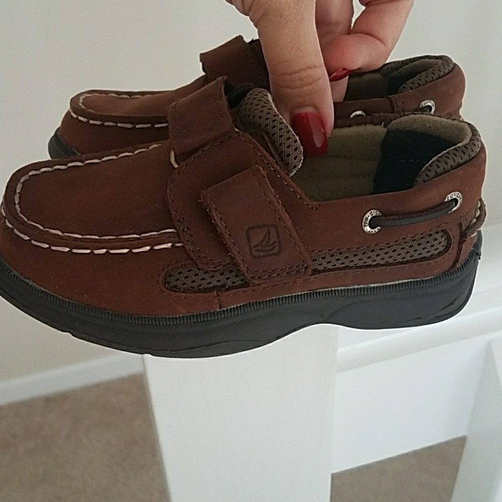 Boys boat shoes