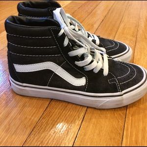 Vans, black and white high tops!!