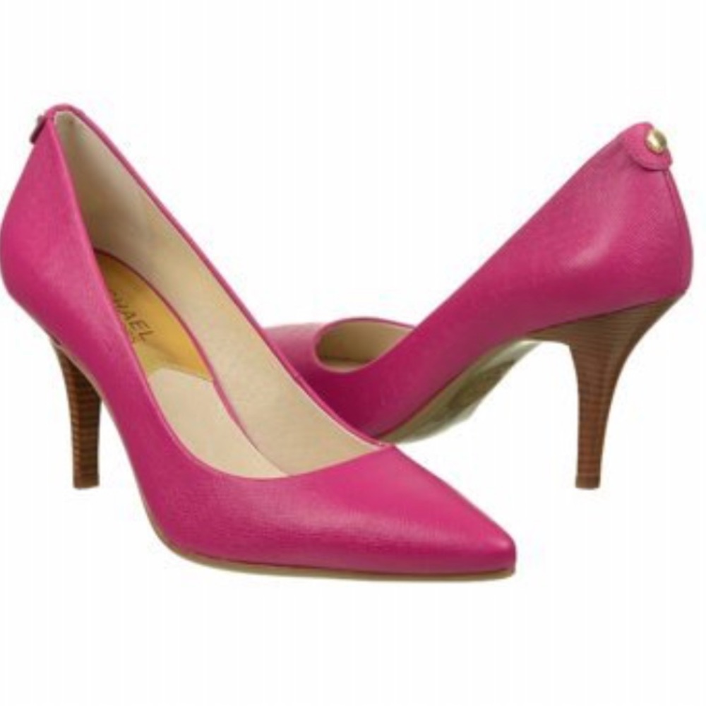 Michael Kors MK flex fuchsia heel.
Size: 8.5