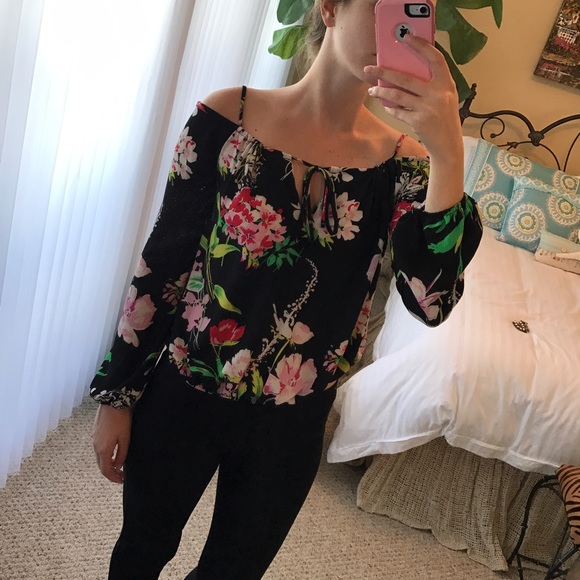 💐Medium Floral Open Shoulder Top - Picture 2 of 5