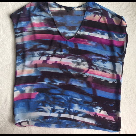 Guess Tops - ⭐️guess los angeles top size S Guess Tops - ⭐️guess los angeles top size S