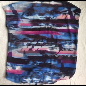 Guess Tops - ⭐️guess los angeles top size S Guess Tops - ⭐️guess los angeles top size S