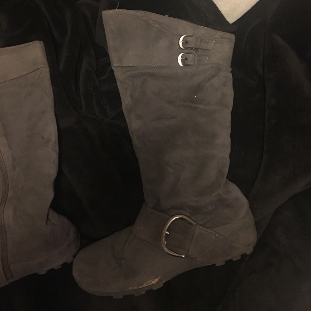 Super cute tall gray Maurice's boots!