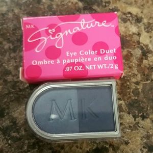 Mary Kay Signature Eye Color Duet in Twilight blue
