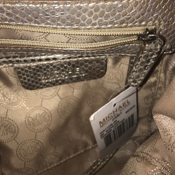 ❌MK bag SOLD❌ - Picture 3 of 5