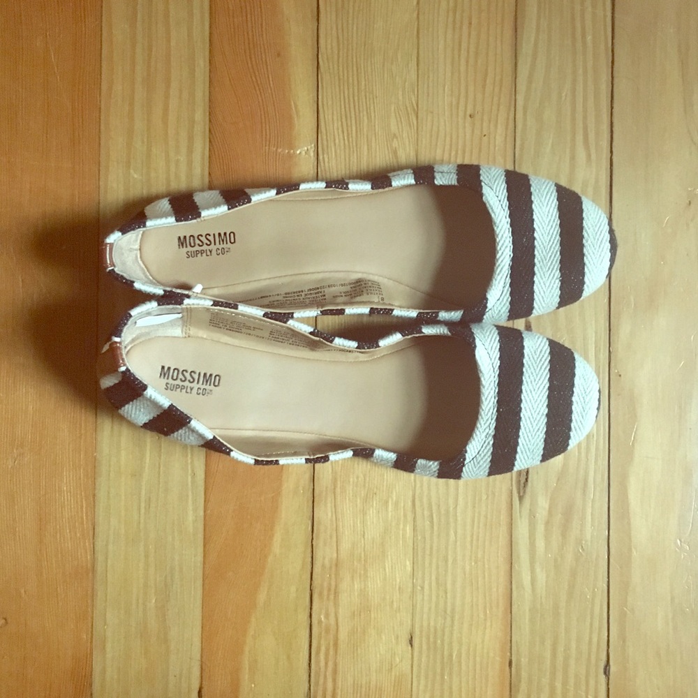 Mossimo black and cream flats sz 8 1/2