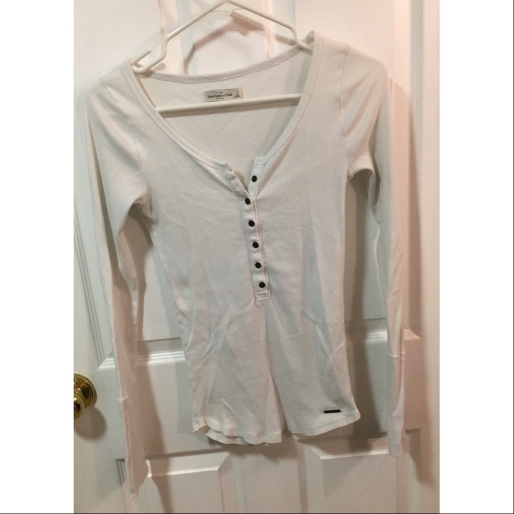 Great condition longsleeve henley