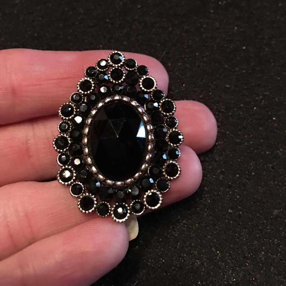 Gorgeous Black bling brooch pin