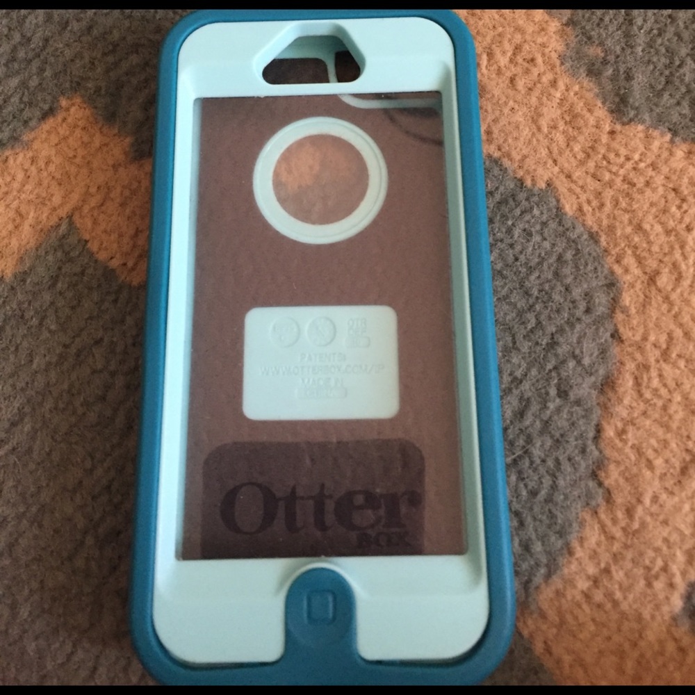 iPhone 5 otter box in great condition