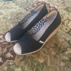 Tom's Classic Black Wedges