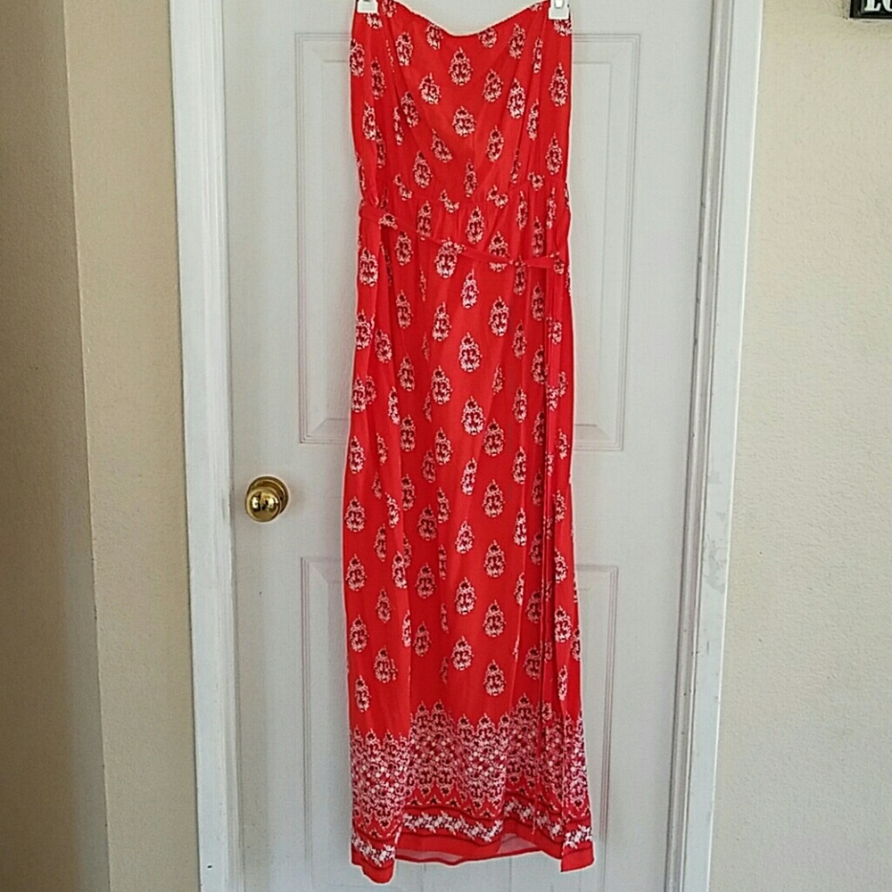 Gorgeous Strapless Dress!! NWOT