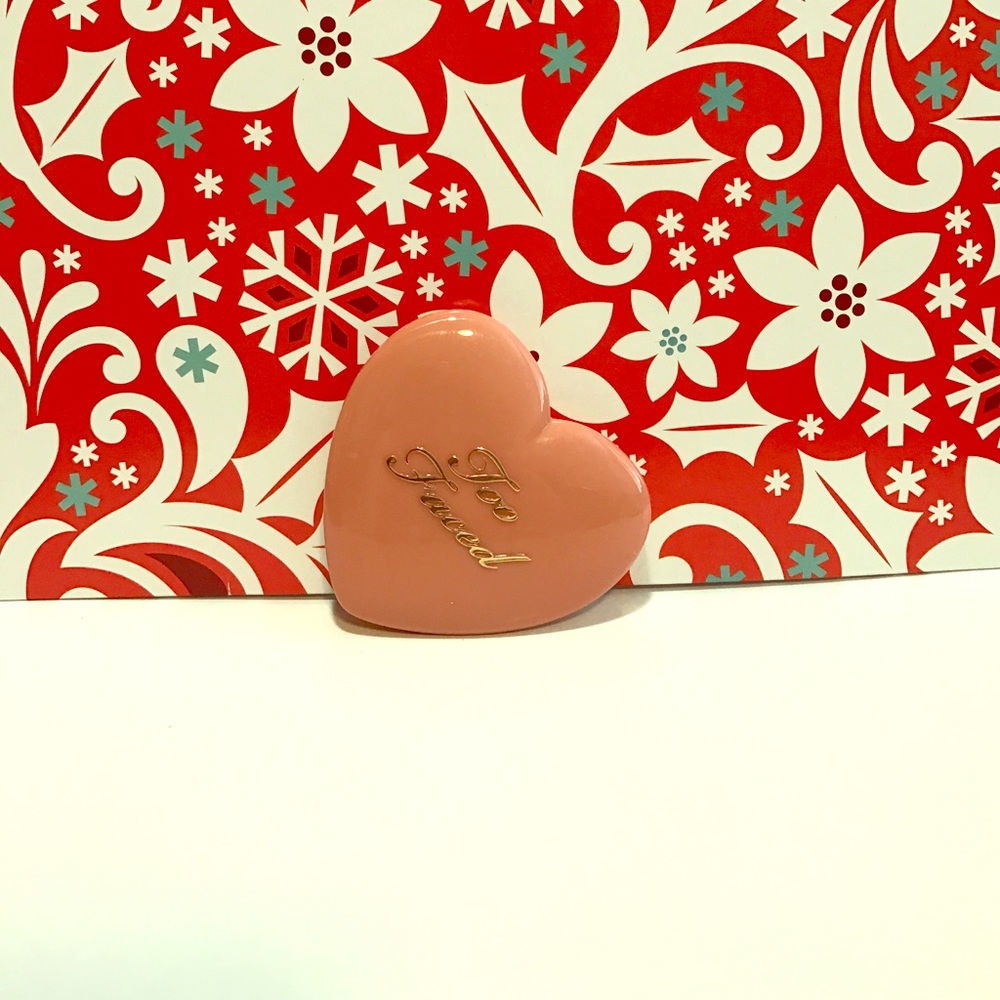 Too faced Blush