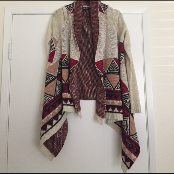 Sold! Tribal print sweater - Picture 1 of 2