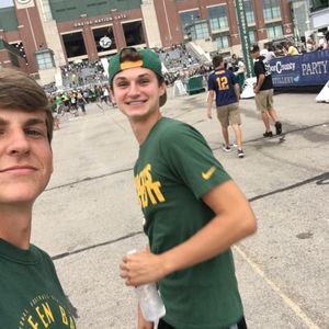 Meet your Posher, Collin