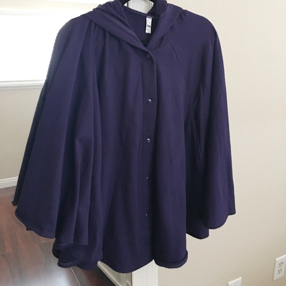 FLEECE CAPE