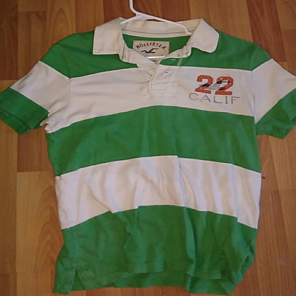 Green and white Hollister shirt size M