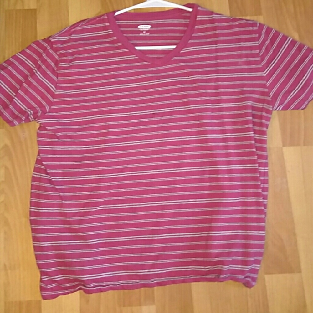 Men's Red Old Navy t-shirt size M