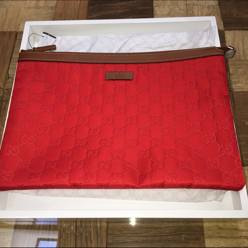 Gucci x-large cosmetic bag