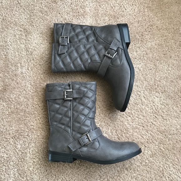 Shoes - Brand new Quilted boots
