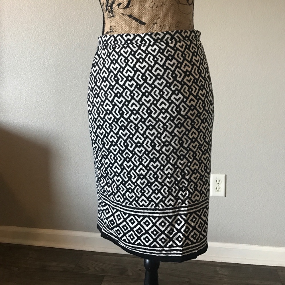 Max studio skirt